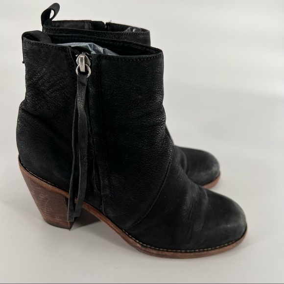 Dolce Vita Shoes - Dolce Vita black suede leather boots shoes 8